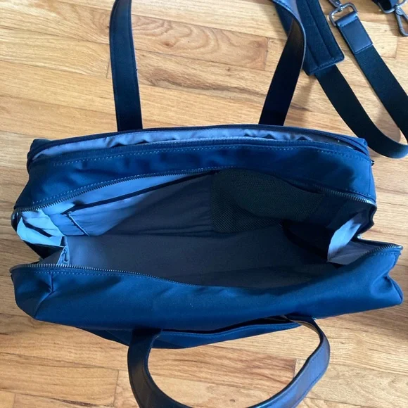 Navy Blue AWAY Everywhere Travel Bag (EXCELLENT condition) - Picture 7 of 7